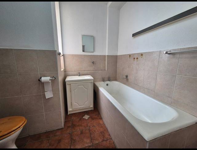 1 BEDROOM APARTMENT FOR SALE IN ALBERTON NORTH